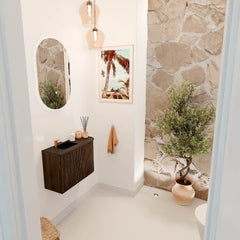 JOYA 61,6cm toiletmeubel ronding rechts kleur Walnut. Wastafel FAYE positie Links 1 kraangat kleur Urban.