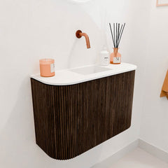 JOYA 63,2cm toiletmeubel ronding links + rechts kleur Walnut. Wastafel FAYE positie Midden Zonder kraangat kleur Talc.