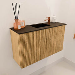 JOYA 70cm toiletmeubel kleur Oak. Wastafel FAYE positie Midden 1 kraangat kleur Urban.