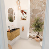 JOYA 70cm toiletmeubel kleur Oak. Wastafel FAYE positie Midden Zonder kraangat kleur Urban.