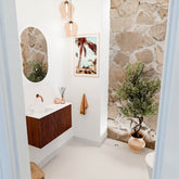 JOYA 70cm toiletmeubel kleur Ruby. Wastafel FAYE positie Links Zonder kraangat kleur Talc.