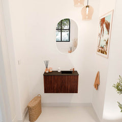 JOYA 70cm toiletmeubel kleur Ruby. Wastafel FAYE positie Rechts 1 kraangat kleur Urban.