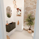 JOYA 70cm toiletmeubel kleur Shadow. Wastafel FAYE positie Midden 1 kraangat kleur Urban.