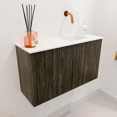 JOYA 70cm toiletmeubel kleur Shadow. Wastafel FAYE positie Rechts Zonder kraangat kleur Talc.