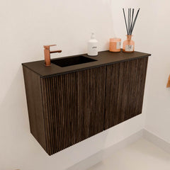 JOYA 70cm toiletmeubel kleur Walnut. Wastafel FAYE positie Links 1 kraangat kleur Urban.