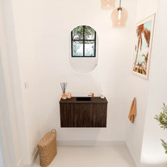 JOYA 70cm toiletmeubel kleur Walnut. Wastafel FAYE positie Midden 1 kraangat kleur Urban.