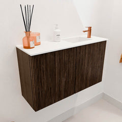 JOYA 70cm toiletmeubel kleur Walnut. Wastafel FAYE positie Rechts 1 kraangat kleur Talc.