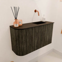 JOYA 71,6cm toiletmeubel ronding links kleur Shadow. Wastafel FAYE positie Rechts Zonder kraangat kleur Urban.