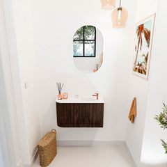 JOYA 71,6cm toiletmeubel ronding links kleur Walnut. Wastafel FAYE positie Rechts 1 kraangat kleur Talc.