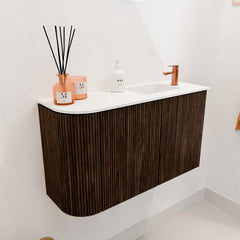 JOYA 71,6cm toiletmeubel ronding links kleur Walnut. Wastafel FAYE positie Rechts 1 kraangat kleur Talc.