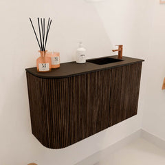 JOYA 71,6cm toiletmeubel ronding links kleur Walnut. Wastafel FAYE positie Rechts 1 kraangat kleur Urban.