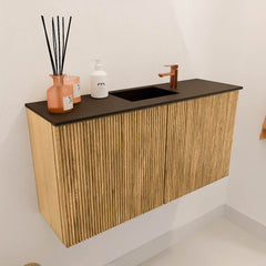 JOYA 80cm toiletmeubel kleur Oak. Wastafel FAYE positie Midden 1 kraangat kleur Urban.