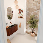 JOYA 80cm toiletmeubel kleur Ruby. Wastafel FAYE positie Midden Zonder kraangat kleur Urban.