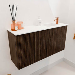 JOYA 80cm toiletmeubel kleur Walnut. Wastafel FAYE positie Rechts 1 kraangat kleur Talc.