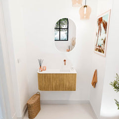 JOYA 81,6cm toiletmeubel ronding links kleur Oak. Wastafel FAYE positie Rechts Zonder kraangat kleur Talc.