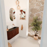 JOYA 81,6cm toiletmeubel ronding links kleur Ruby. Wastafel FAYE positie Rechts Zonder kraangat kleur Urban.