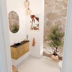 JOYA 81,6cm toiletmeubel ronding rechts kleur Oak. Wastafel FAYE positie Links 1 kraangat kleur Urban.