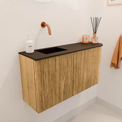 JOYA 81,6cm toiletmeubel ronding rechts kleur Oak. Wastafel FAYE positie Links Zonder kraangat kleur Urban.