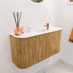 JOYA 83,2cm toiletmeubel ronding links + rechts kleur Oak. Wastafel FAYE positie Midden 1 kraangat kleur Talc.