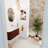 JOYA 83,2cm toiletmeubel ronding links + rechts kleur Ruby. Wastafel FAYE positie Midden Zonder kraangat kleur Talc.