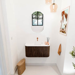 JOYA 83,2cm toiletmeubel ronding links + rechts kleur Walnut. Wastafel FAYE positie Midden Zonder kraangat kleur Talc.