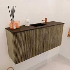 JOYA 90cm toiletmeubel kleur Dusk. Wastafel FAYE positie Midden 1 kraangat kleur Urban.