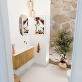 JOYA 90cm toiletmeubel kleur Oak. Wastafel FAYE positie Rechts Zonder kraangat kleur Talc.