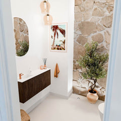 JOYA 90cm toiletmeubel kleur Walnut. Wastafel FAYE positie Links 1 kraangat kleur Talc.