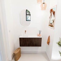 JOYA 90cm toiletmeubel kleur Walnut. Wastafel FAYE positie Links Zonder kraangat kleur Talc.