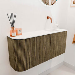 JOYA 91,6cm toiletmeubel ronding links kleur Dusk. Wastafel FAYE positie Rechts Zonder kraangat kleur Talc.