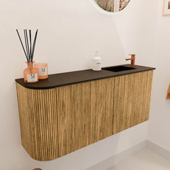 JOYA 91,6cm toiletmeubel ronding links kleur Oak. Wastafel FAYE positie Rechts 1 kraangat kleur Urban.