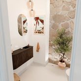 JOYA 91,6cm toiletmeubel ronding links kleur Walnut. Wastafel FAYE positie Rechts 1 kraangat kleur Urban.