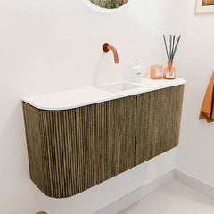 JOYA 93,2cm toiletmeubel ronding links + rechts kleur Dusk. Wastafel FAYE positie Midden Zonder kraangat kleur Talc.