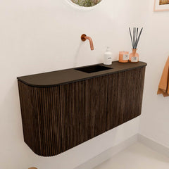 JOYA 93,2cm toiletmeubel ronding links + rechts kleur Walnut. Wastafel FAYE positie Midden Zonder kraangat kleur Urban.