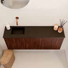 JOYA 100cm toiletmeubel kleur Ruby. Wastafel FAYE positie Links Zonder kraangat kleur Urban.