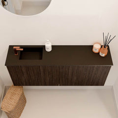 JOYA 100cm toiletmeubel kleur Walnut. Wastafel FAYE positie Links 1 kraangat kleur Urban.