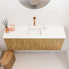 JOYA 100cm toiletmeubel kleur Oak. Wastafel FAYE positie Midden Zonder kraangat kleur Talc.