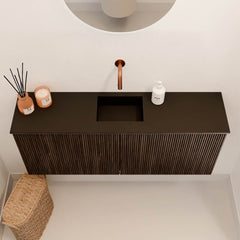 JOYA 100cm toiletmeubel kleur Walnut. Wastafel FAYE positie Midden Zonder kraangat kleur Urban.