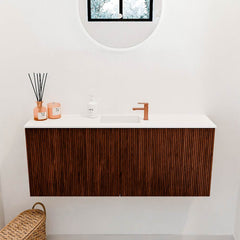 JOYA 100cm toiletmeubel kleur Ruby. Wastafel FAYE positie Midden 1 kraangat kleur Talc.