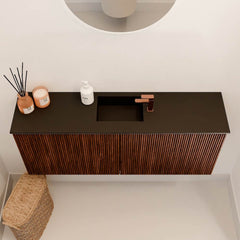 JOYA 100cm toiletmeubel kleur Ruby. Wastafel FAYE positie Midden 1 kraangat kleur Urban.