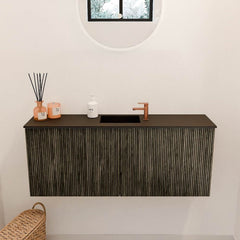 JOYA 100cm toiletmeubel kleur Shadow. Wastafel FAYE positie Midden 1 kraangat kleur Urban.