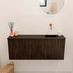 JOYA 100cm toiletmeubel kleur Walnut. Wastafel FAYE positie Rechts Zonder kraangat kleur Urban.