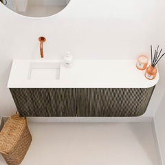 JOYA 101,6cm toiletmeubel ronding rechts kleur Shadow. Wastafel FAYE positie Links Zonder kraangat kleur Talc.