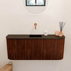 JOYA 103,2cm toiletmeubel ronding links + rechts kleur Ruby. Wastafel FAYE positie Midden Zonder kraangat kleur Urban.