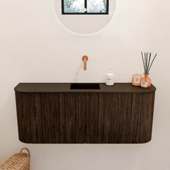 JOYA 103,2cm toiletmeubel ronding links + rechts kleur Walnut. Wastafel FAYE positie Midden Zonder kraangat kleur Urban.