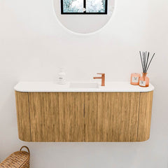 JOYA 103,2cm toiletmeubel ronding links + rechts kleur Oak. Wastafel FAYE positie Midden 1 kraangat kleur Talc.