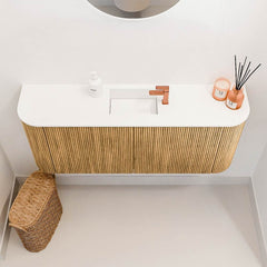 JOYA 103,2cm toiletmeubel ronding links + rechts kleur Oak. Wastafel FAYE positie Midden 1 kraangat kleur Talc.