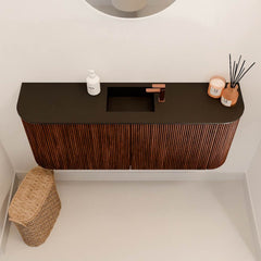 JOYA 103,2cm toiletmeubel ronding links + rechts kleur Ruby. Wastafel FAYE positie Midden 1 kraangat kleur Urban.