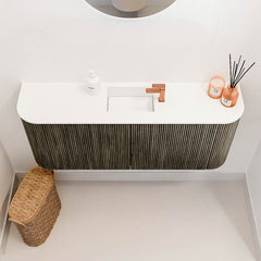 JOYA 103,2cm toiletmeubel ronding links + rechts kleur Shadow. Wastafel FAYE positie Midden 1 kraangat kleur Talc.