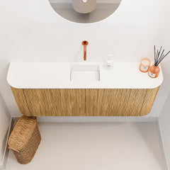 JOYA 113,2cm toiletmeubel ronding links + rechts kleur Oak. Wastafel FAYE positie Midden Zonder kraangat kleur Talc.